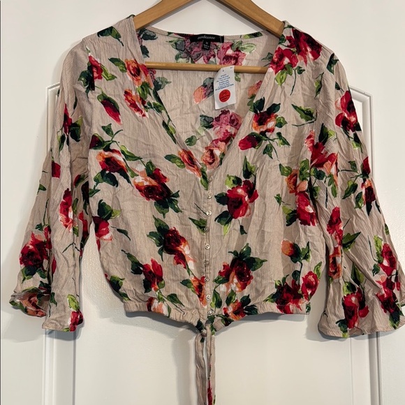 NWT Ambiance Floral Button-Up Blouse with Bell sleeves Size Medium - Picture 1 of 6